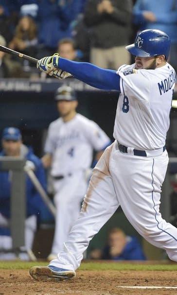 Royals Mike Moustakas: Player to Watch Heading into 2017